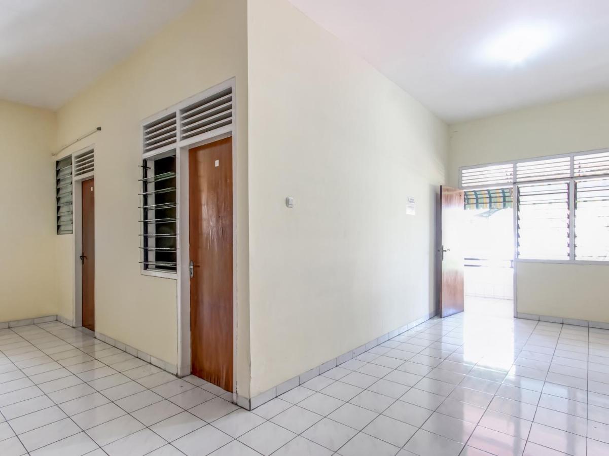 Oyo Life 91374 Asia Stay Semarang Syariah Exterior foto