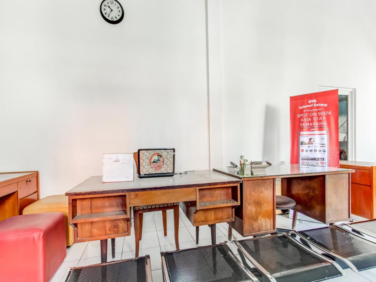 Oyo Life 91374 Asia Stay Semarang Syariah Exterior foto
