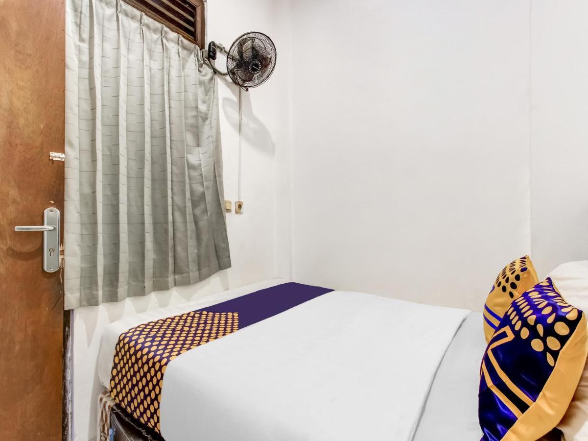 Oyo Life 91374 Asia Stay Semarang Syariah Exterior foto