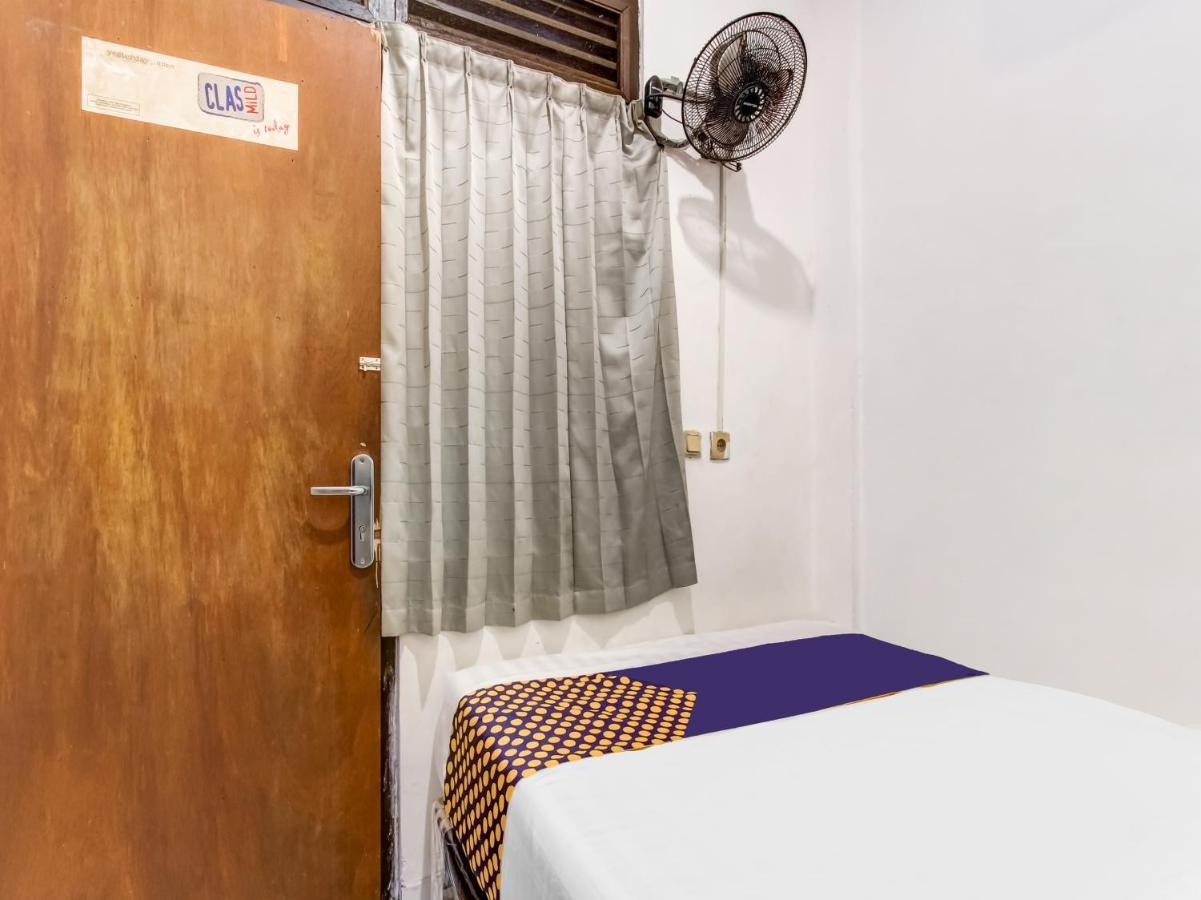 Oyo Life 91374 Asia Stay Semarang Syariah Exterior foto